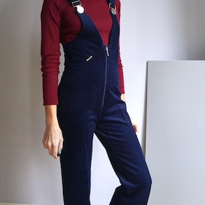 Salopette de sports d&#39;hiver en velours côtelé bleu marine NOS des années 70/Combinaison pantalon de ski coupe slim rétro vintage Deadstock