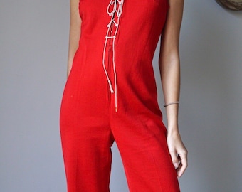 70er Jahre Roter Ärmelloser Overall / Vintage Retro Mod High Waist Flare Lace-UP Jumpsuit