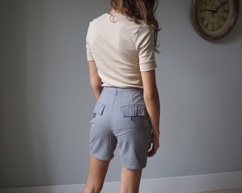 NOS 90s Light Gray Print Mini Shorts Vintage Cotton Denim Safari Shorts W25