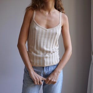 Canotta a coste beige Y2K anni 2000 / Top in maglia acrilica di seta a righe vintage
