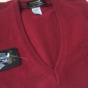 80s Burgundy Lambswool V Neck Sweater / Vintage Unisexe Boyfriend Winter Sweater image 7