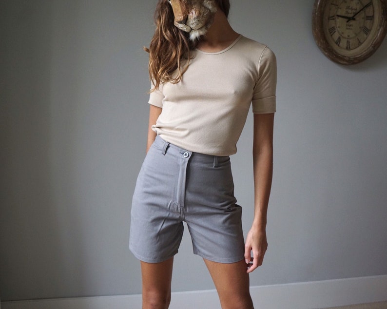 NOS 90s Light Gray Print Mini Shorts Vintage Cotton Denim Safari Shorts W25