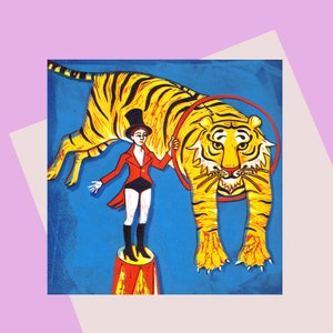 Through The Hoop, een fantastische nieuwe wenskaart, plasticvrij verkrijgbaar, voor tijgerliefhebbers, een vintage-look circuskaart, vrouw met hoge hoed