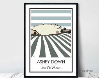 ASHEY DOWNS Isle of Wight. Türkis. Grafikdesign Reiseplakat. Hochwertiger Druck. Poster für zu Hause. Streifen Retro Vintage Designs.