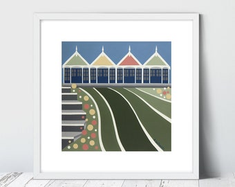 GREENHILL BEACH HUTS 2020, impresión giclée de edición limitada de Suzanne Whitmarsh. Weymouth, Seaside, Dorset art, diseñador, stripy art, stripes.