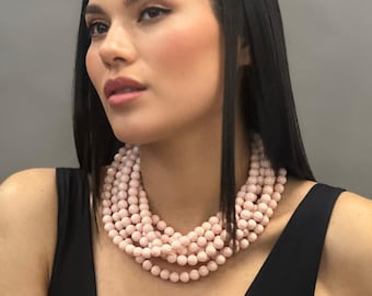 Collana statement a strati rosa chiaro