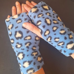 Ladies snood & fingerless gloves set