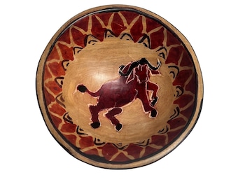 Cuenco de madera tallado a mano VTG con diseño de toro embistiendo, arte popular, decoración rústica de rancho del oeste