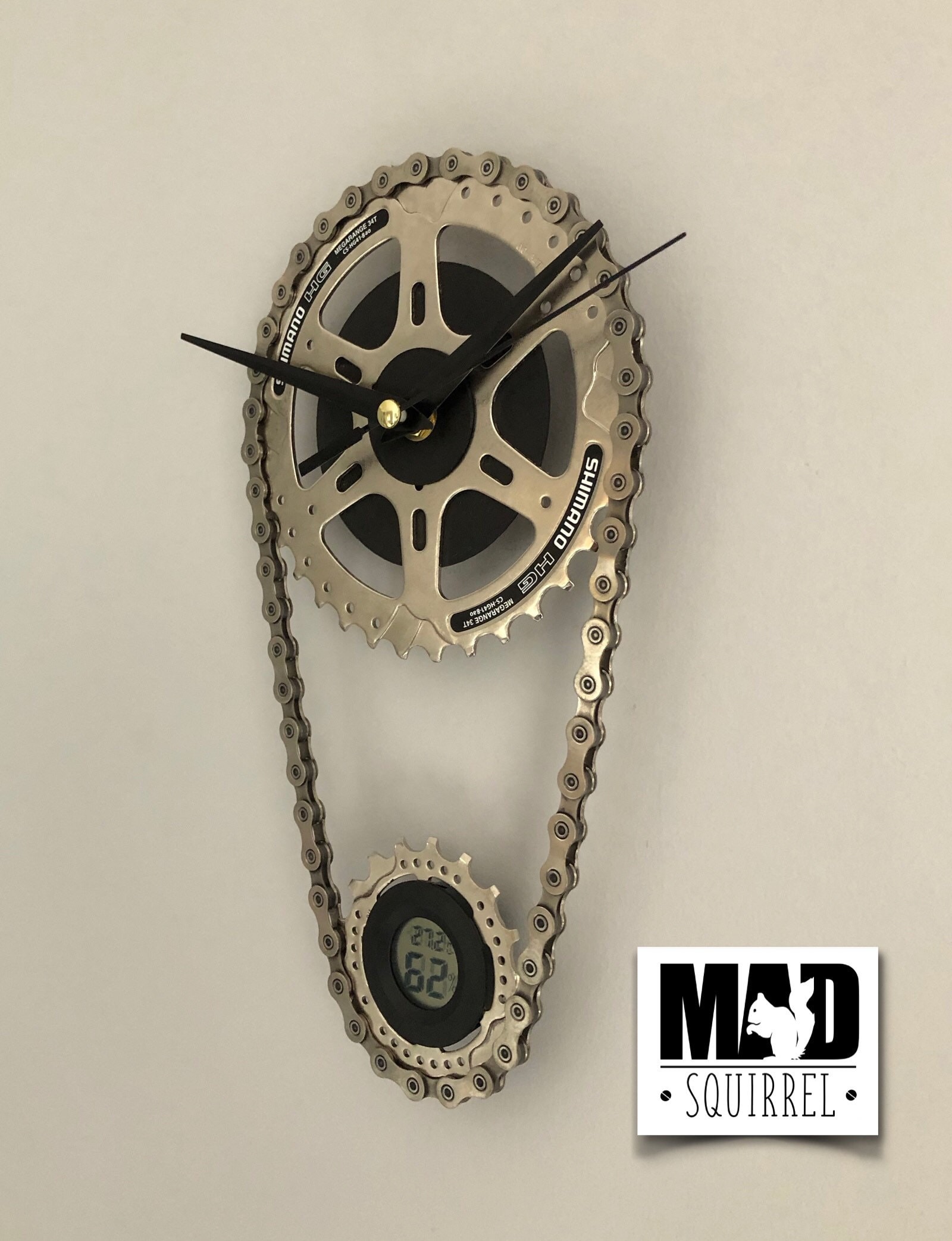 Double Bicycle Sprocket and Chain Clock with Temperature and Humidity