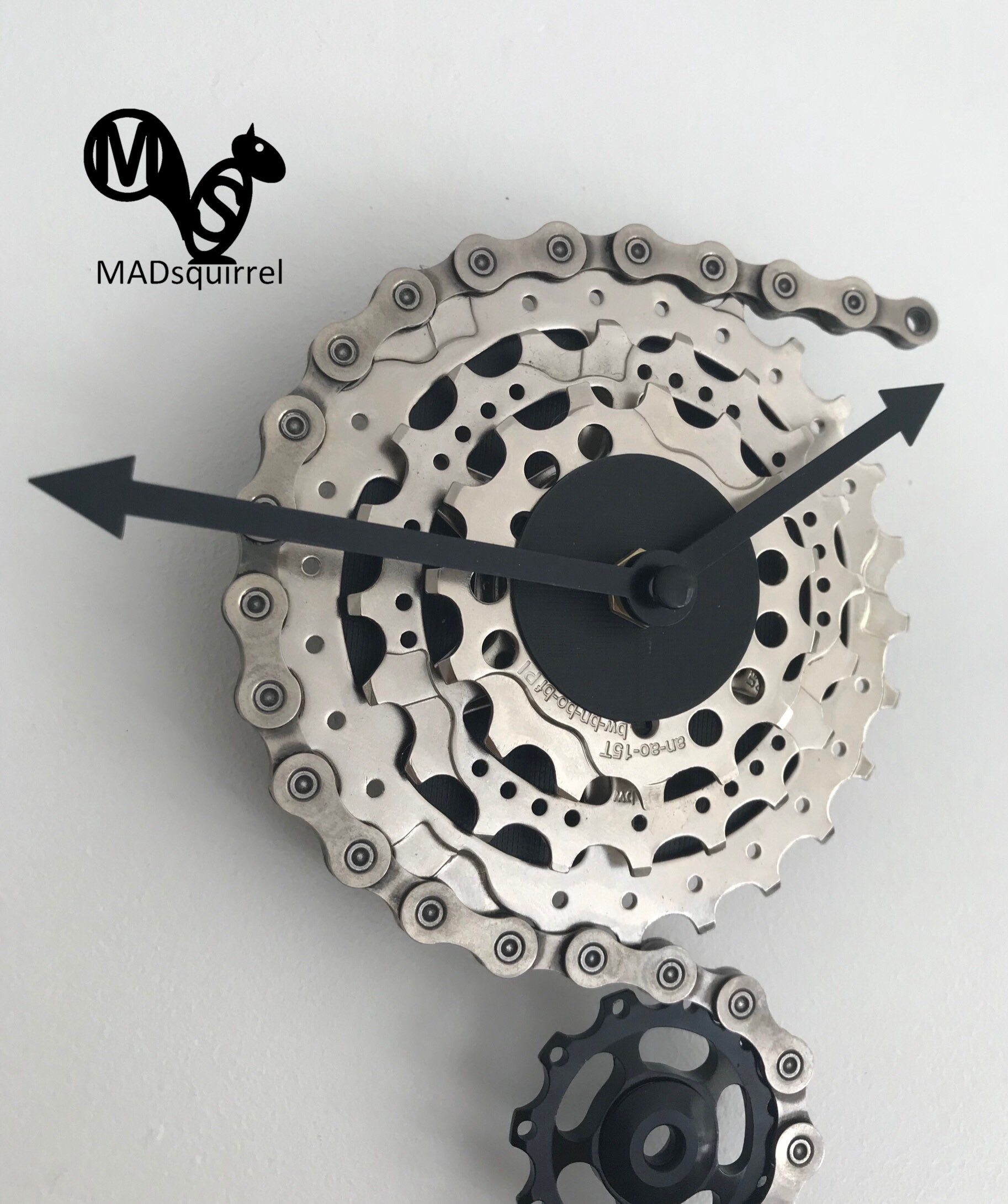 Triple Sprocket and Jockey Wheel Clock, depicting a bike derailleur and
