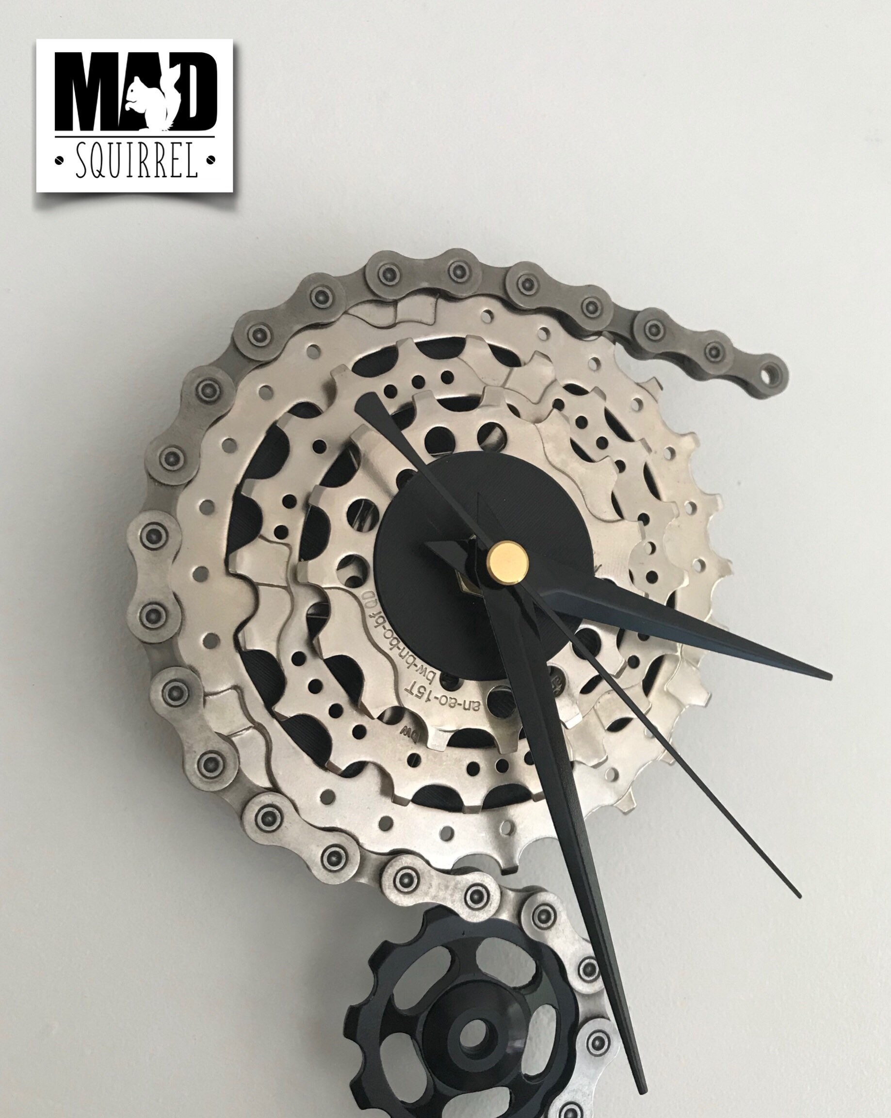 Triple Sprocket and Jockey Wheel Clock, depicting a bike derailleur and