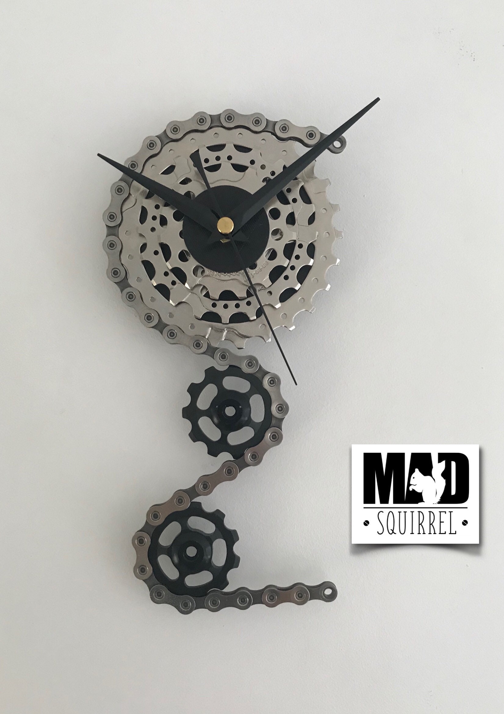 Triple Sprocket and Jockey Wheel Clock, depicting a bike derailleur and
