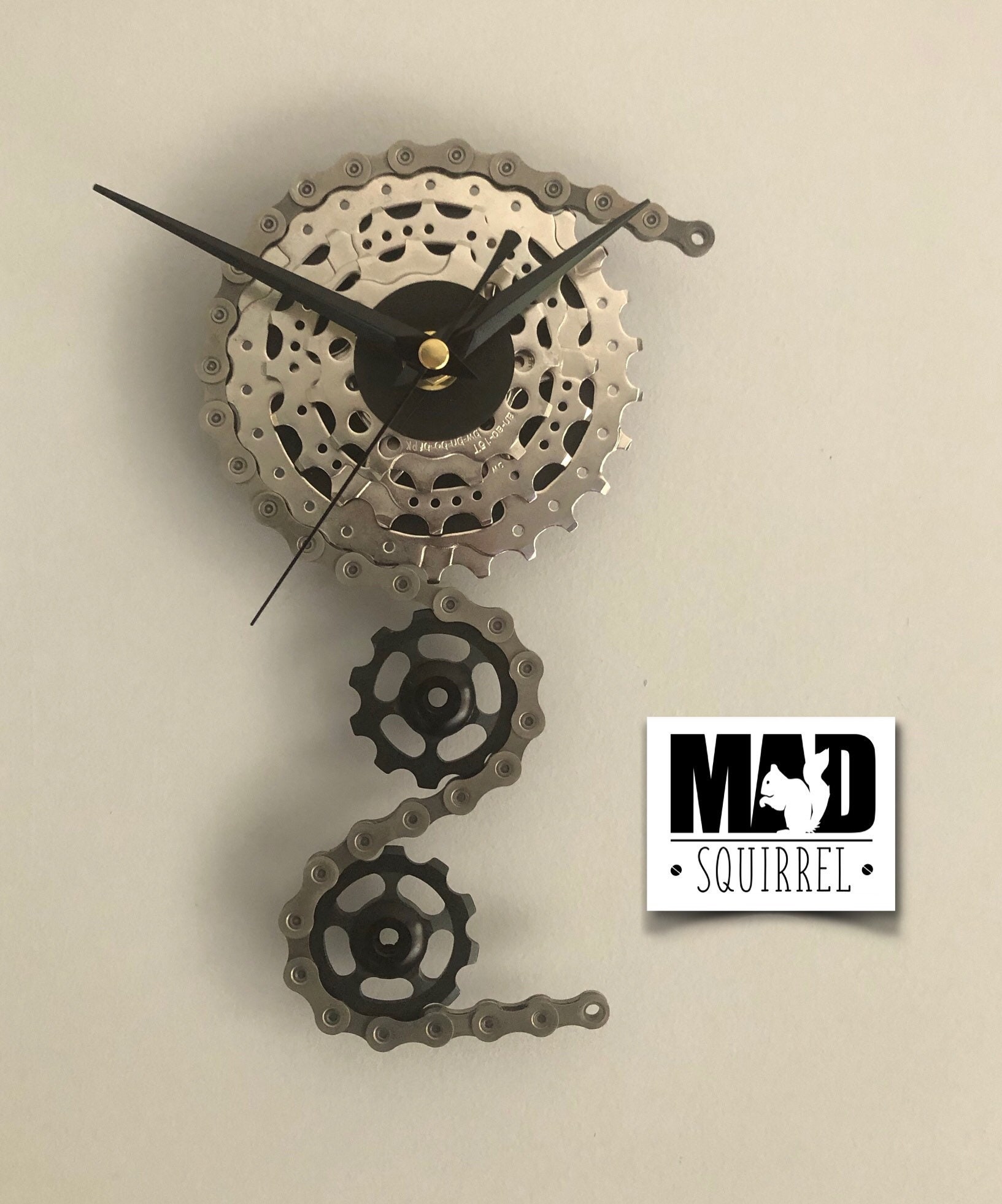 Triple Sprocket and Jockey Wheel Clock, depicting a bike derailleur and
