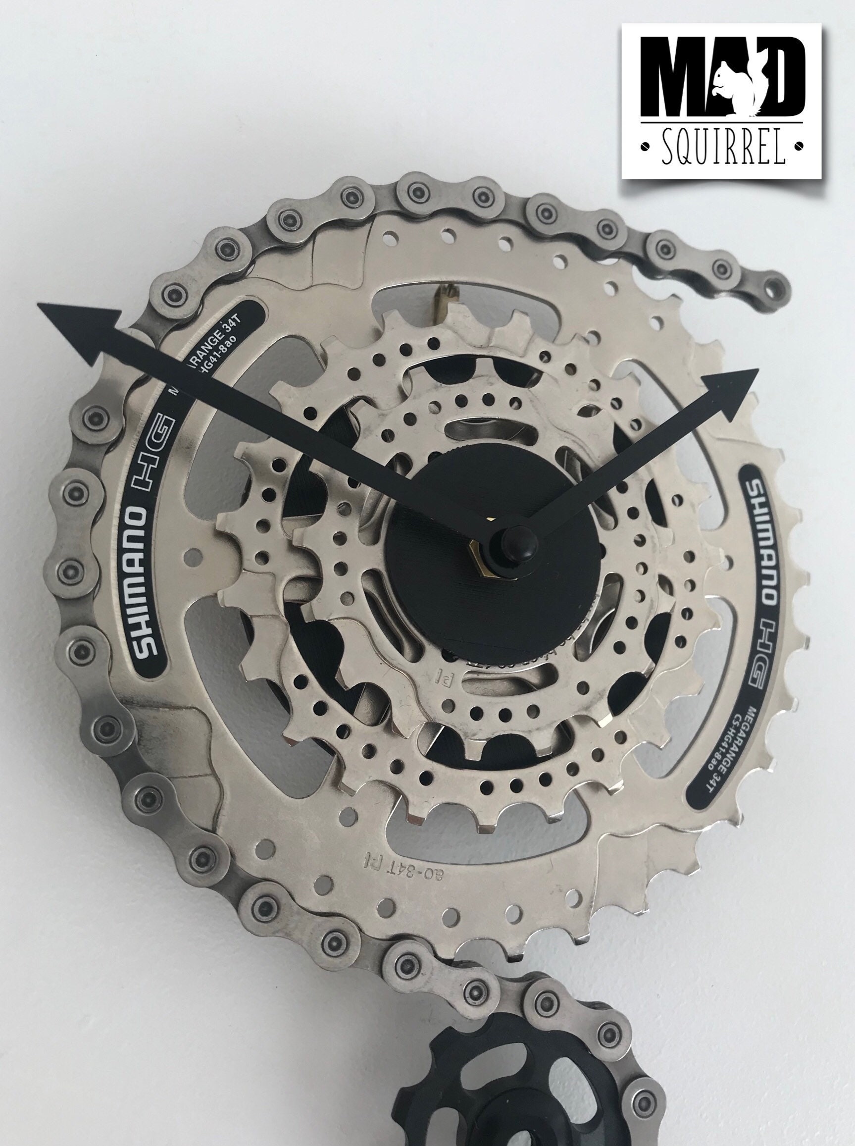 Large Triple Sprocket and Jockey Wheel Clock, depicting a bike