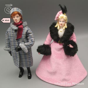 Doll for miniature dollhouse in 1/12 scale - posable | Material: porcelain and resin