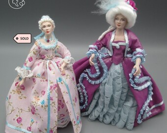 Dolls for miniature dollhouse in 1/12 scale - posable | Material: porcelain and resin