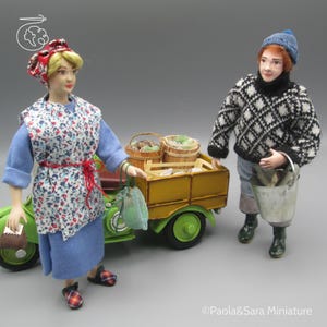 Dolls for miniature dollhouse in 1/12 scale - posable | Material: porcelain and resin