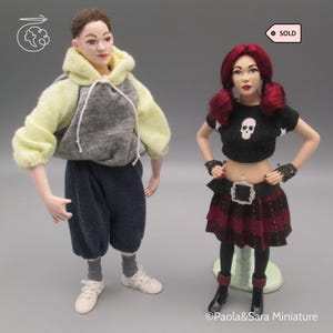 Doll for miniature dollhouse in 1/12 scale - posable | Material: porcelain and resin
