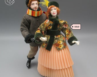 Dolls for miniature dollhouse in 1/12 scale - posable | Material: porcelain and resin