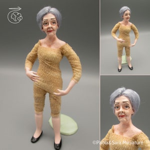 Undressed doll for miniature dollhouse in 1/12 scale - posable | Wig included