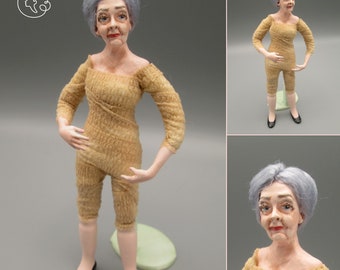 Muñeca de vestir en miniatura de casa de muñecas a escala 1/12 - Poseable | Peluca incluida