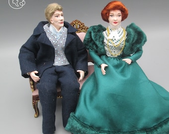 Dolls for miniature dollhouse in 1/12 scale - posable | Material: porcelain and resin