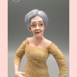 Poupée miniature à habiller pour maison de poupée à l'échelle 1/12 Posable Perruque incluse image 3