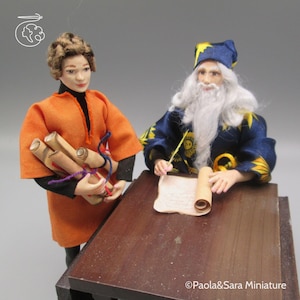 Dolls for miniature dollhouse in 1/12 scale - posable | Material: porcelain and resin