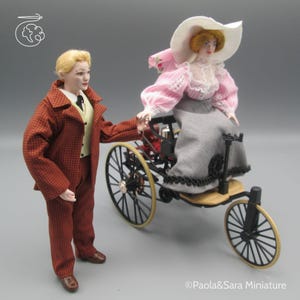 Dolls for miniature dollhouse in 1/12 scale - posable | Material: porcelain and resin