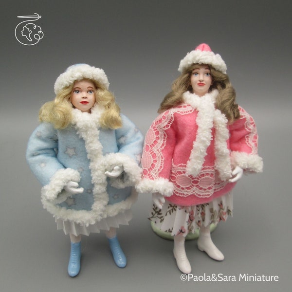 Doll for miniature dollhouse in 1/12 scale - posable | Material: porcelain and resin