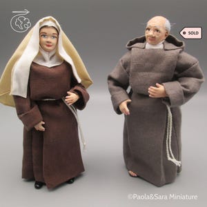 Dolls for miniature dollhouse in 1/12 scale - posable | Material: porcelain and resin