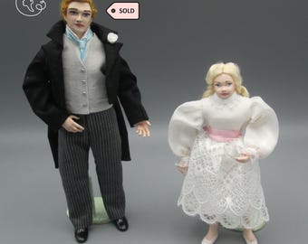 Doll for miniature dollhouse in 1/12 scale - posable | Material: porcelain and resin