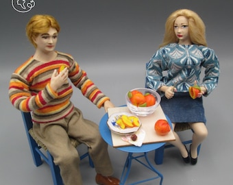 Doll for miniature dollhouse in 1/12 scale - posable | Material: porcelain and resin