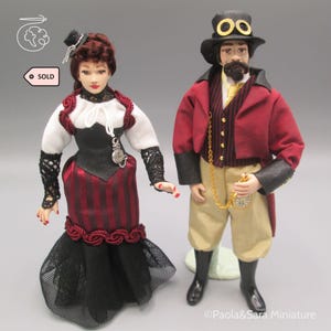 Dolls for miniature dollhouse in 1/12 scale - posable | Material: porcelain and resin
