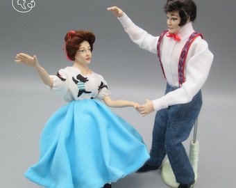 Dolls for miniature dollhouse in 1/12 scale - posable | Material: porcelain and resin