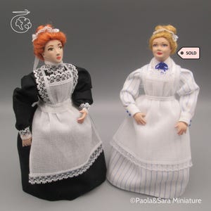 Dolls for miniature dollhouse in 1/12 scale - posable | Material: porcelain and resin