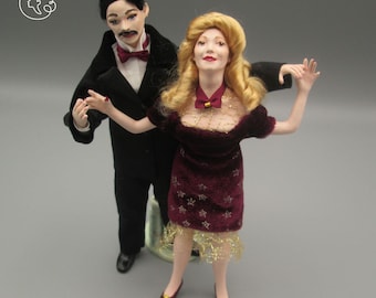 Doll for miniature dollhouse in 1/12 scale - posable | Material: porcelain and resin