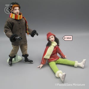 Dolls for miniature dollhouse in 1/12 scale - posable | Material: porcelain and resin