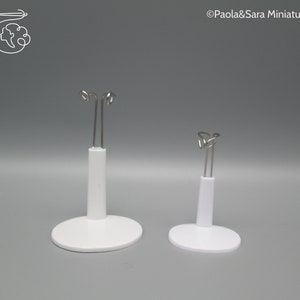 2x Puppenhalter / Puppenständer,groß Puppenstube #14# Miniatur Maßstab 1:12 2x Puppenhalter / Puppenständer,groß Puppenstube #14# Miniatur Maßstab 1:12