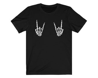 Skelett Knochen Shirt | Rock and Roll Bones Tee | Lustiges Halloween T-Shirt | Gruseliges Shirt | Unisex Jersey Kurzärmeliges T-Shirt