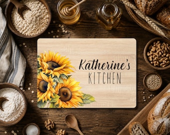 Personalized Sunflower Cutting Board, Custom Name Flower Glass Cutting Board, Rustic Farmhouse Kitchen Decor, Housewarming Gift for Mom