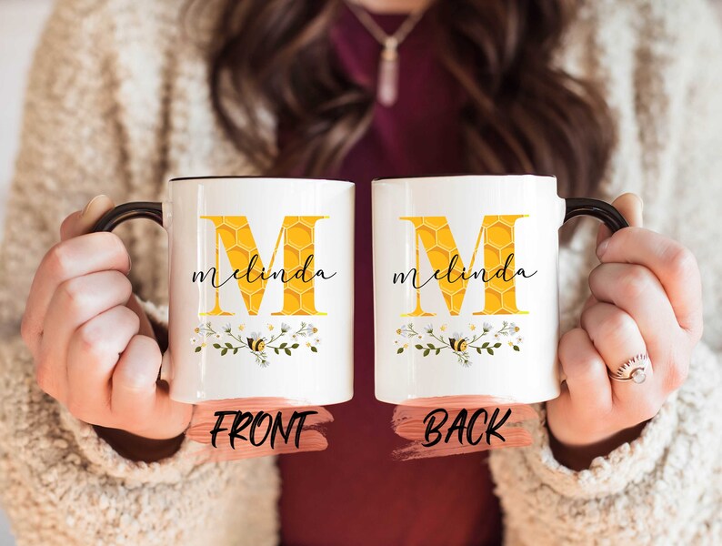 Caneca personalizada com tema de abelha, caneca de presente de abelha para mulheres, presente de aniversário, caneca personalizada com tema de abelha, abelha rainha, caneca floral, caneca com tema de abelha, caneca com nome inicial para ela imagem 2