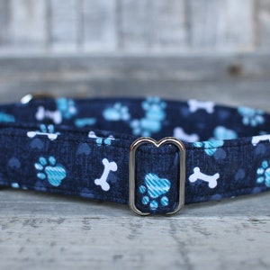 Collier pour chien avec os et pattes, collier pour chien avec empreintes de pattes, collier pour chien mâle, collier pour chien en tissu, collier pour grand chien, collier pour petit chien, cadeau pour les amateurs d'animaux de compagnie
