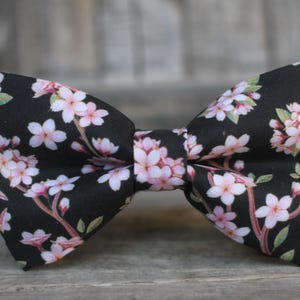 Cherry Blossom Bow Tie, Floral Bow Tie, Formal Bow Tie, Bow Tie for Wedding, Groomsmen Bow Tie, Mens Bow Tie, Boys Bow Tie, Dog Bow Tie