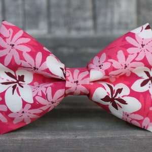 Floral Bow Tie, Hawaiian, Formal Bow Tie, Bow Tie for Wedding, Groomsmen Bow Tie, Mens Bow Tie, Boys Bow Tie, Dog Bow Tie, For Him