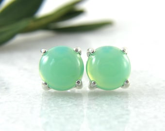chrysoprase stud earrings in sterling silver | smooth round | 8mm