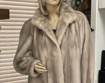 Women Gorgeous Pearl Mink fur Stroller Coat Sz. 14
