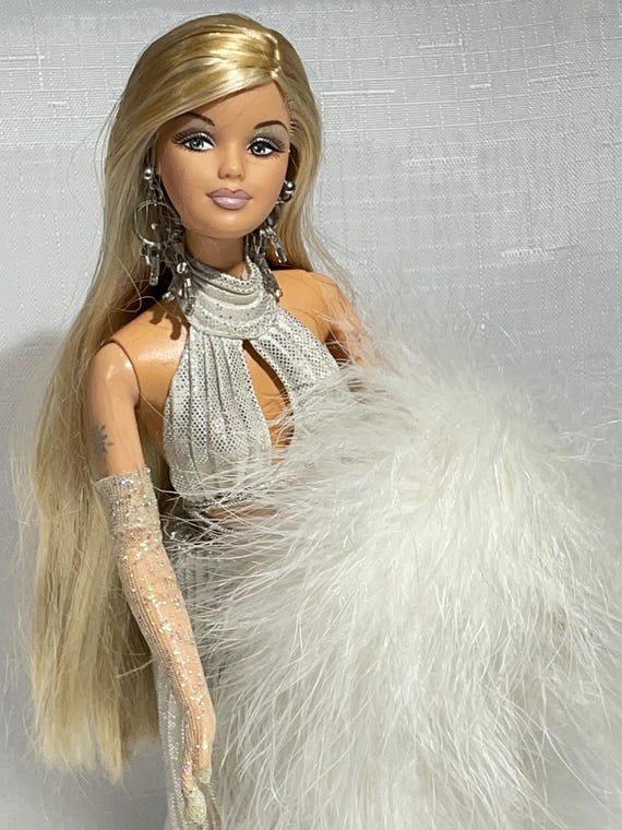 VTG Diva Gone Platinum Mattel Barbie Doll First Doll in Diva