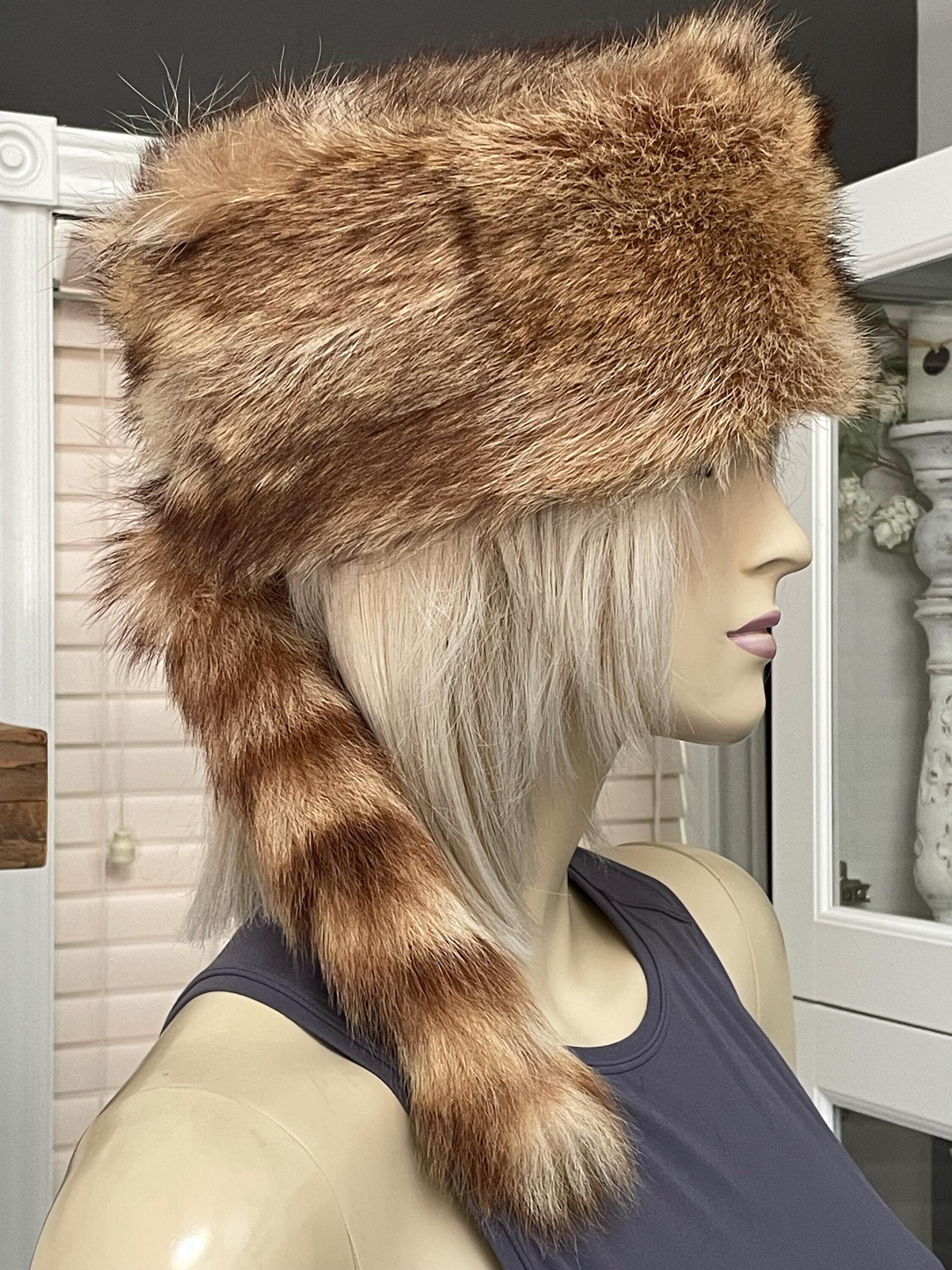 Men or Women Authentic Tanuki Raccoon With Tail Fur Trapper  display picture 1
