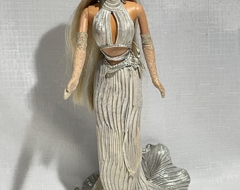 VTG Diva Gone Platinum Mattel Barbie Doll First Doll in Diva